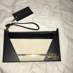 Steve Madden Zip Wallet